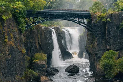 13 парков Нью-Йорка с самыми красивыми водопадами