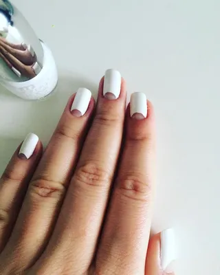 Марина Соловьева on Instagram: “Сегодня просто белые лунки❤️💅🏽 #маникюр  #лунныйманикюр #manicure #самасебемастер #красо… | Маникюр, Лунный маникюр,  Красивые ногти