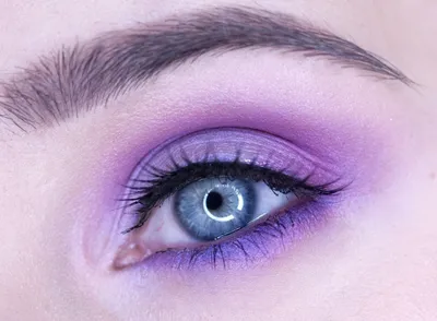 Фиолетовый макияж - основные моменты в создании трендового макияжа. Как  подобрать фиолетовые тени?
