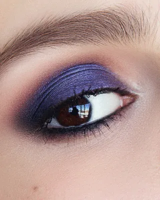 Как сделать макияж глаз в фиолетовых тонах: разбираем на примере Гомес,  Хадид и других селебрити | WMJ.ru