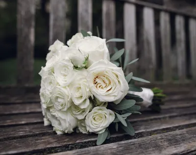 Свадебный букет из маленькой розы красной и белой | Букет невесты на заказ  - Киев