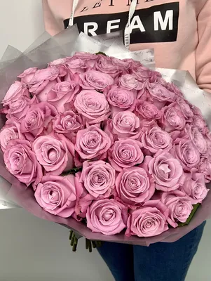 Малиновые розы в букете от 9 шт. за 4 090 руб. | Бесплатная доставка цветов  по Москве