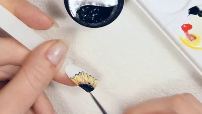 25 Best Yellow Ombre Nails with Designs to Try in 2023 | Ombre nails,  Sunflower nails, Ombre acrylic nails