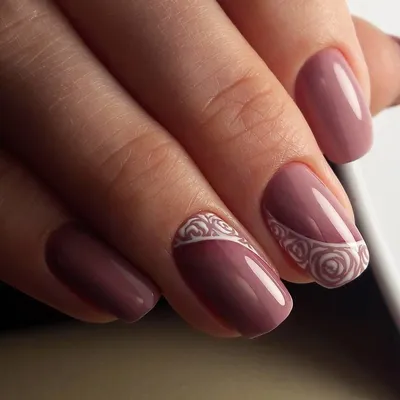 Маникюр на короткие ногти с завитушками (ФОТО) - trendymode.ru