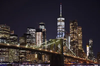 Городской Манхэттен на наступлении ночи, Нью-Йорк Стоковое Изображение -  изображение насчитывающей взгляд, йорк: 136994285