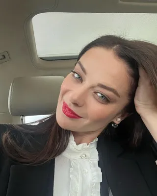 Марина Александрова на фотографиях разного размера