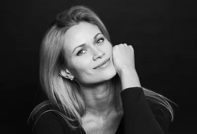 Марина Доможирова - кинозвезда на обоях вашего экрана