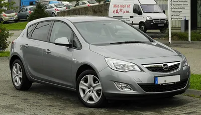 Обзор на автомобиль Opel Astra