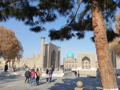 Узбекистан: Мавзолей Гур-Эмир в Самарканде на фотографии