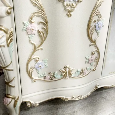 https://shebbyantik.ru/catalog/stili/mebel_v_stile_lyudovika/