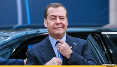 Скачайте фото Медведева в пьяном виде бесплатно