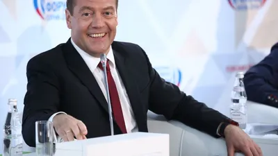 Загадочность и элегантность Медведевых трусов