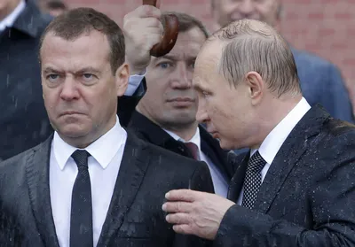 Медведев в кадре: фотографии, которые заставят вас задуматься