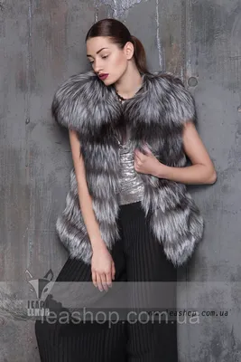 Короткий меховой жилет из норвежской чернобурки (ID#268870818), цена: 12950  ₴, купить на Prom.ua
