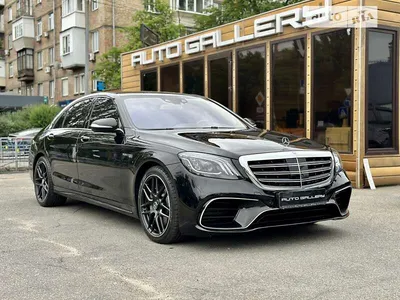 Аренда и заказ белого автомобиля Mercedes S-class W222 (Мерседес S-класса)  выпуска в Санкт-Петербурге (СПб)
