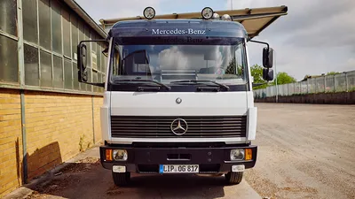 Mercedes-Benz 817