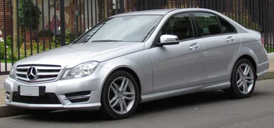 Mercedes-Benz 180 Avantgarde 2020: Review