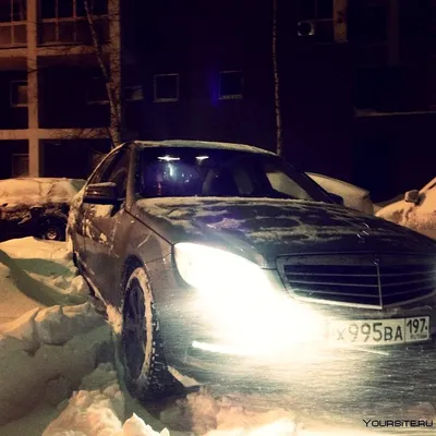 Серебряный Mercedes Benz Зимой Санктпетербург — стоковые фотографии и  другие картинки Автомобиль - Автомобиль, Без людей, Большой город - iStock