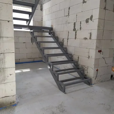 Лестницы металлические. Лестницы из металла - prometall.by | Лестница, Металлические  лестницы, Лестничные конструкции