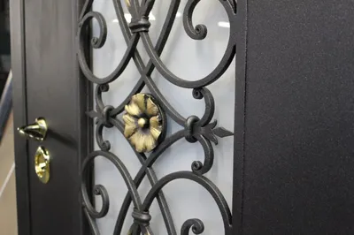 Двустворчатые кованые двери - купить по цене 15 000 р. в Москве на заказ от  компании Мир Дверей