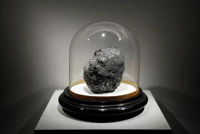 Метеорит Дронино, размером 130x180x50 мм, вес 1587 г, в коллекцию - купить  с доставкой по выгодным ценам в интернет-магазине OZON (184170060)