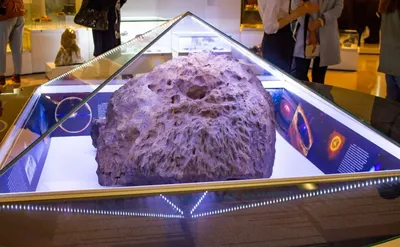 метеорит стоковое фото. изображение насчитывающей вселенный - 17723408