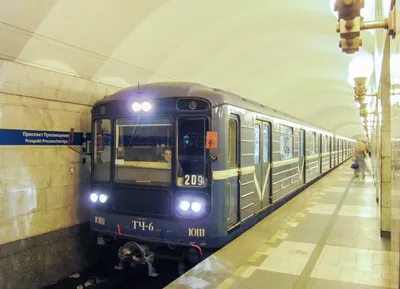 5 самых загруженных станций Петербургского метро с давкой в час пик |  Ностальгия по СССР и 90-м | Дзен