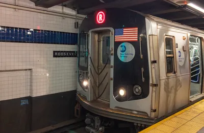 В Нью-Йорке пришлось вывести из эксплуатации 298 новых вагонов метро - ФОТО