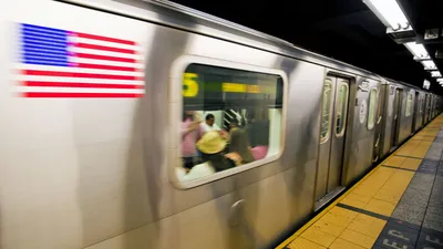 Станция метро в Нью-Йорке - изображение Стоковое Изображение - изображение  насчитывающей америка, подземка: 165795551
