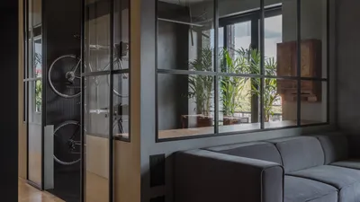 Статичные ЛОФТ-перегородки из рифленого стекла - фото проекта от Loft Pride
