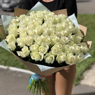 Букет из 29 белых роз