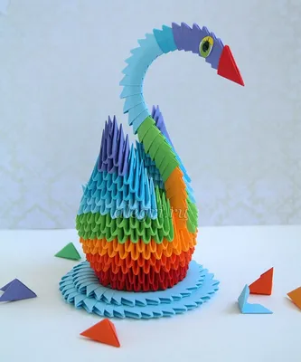Модульное оригами «Радужный лебедь». Схема сборки пошагово с фото