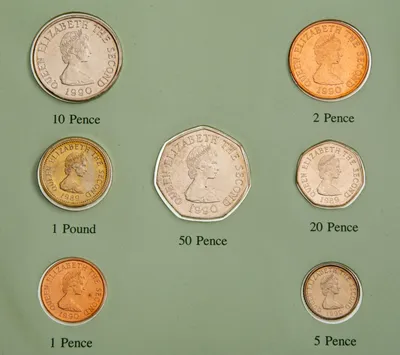 Серия \"Наборы монет всех стран мира\" - Джерси (набор из 7 монет и 1 марки в  буклете) стоимостью 1478 руб.
