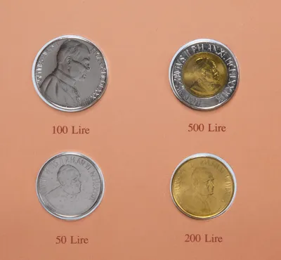 Серия \"Наборы монет всех стран мира\" - Ватикан (набор из 4 монет и 1 марки  в буклете) стоимостью 1262 руб.