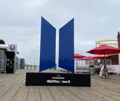 Trainee A Busking in Venice Beach MARCH 2022