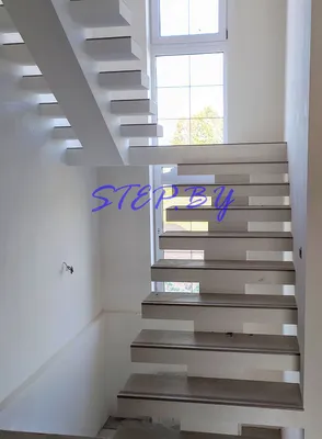 Монолитная лестница для дома и дачи от компании ЛМонолит. Монолитные  лестницы под ключ