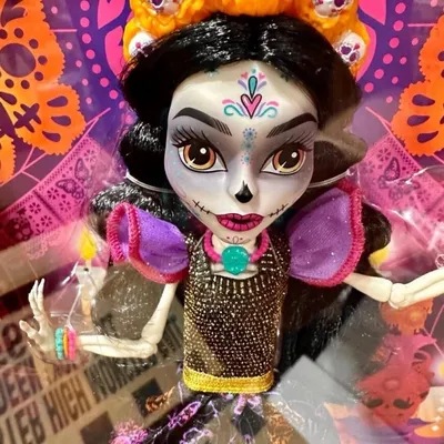 Кукла MONSTER HIGH Skullector 2023 - Эльвира - Повелительница тьмы «  Каталог «