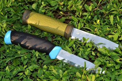 Moraknives.ru » Сравнительные характеристики ножей Morakniv Outdoor 2000 и  Mora Companion Blue