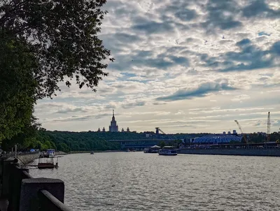 Река Москва - прогулки на теплоходе, маршруты экскурсий, глубина, притоки,  длина, набережная