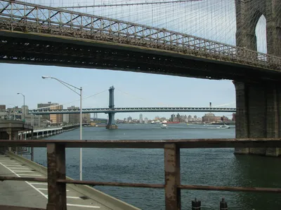 Бруклинский мост в Нью-Йорке Стоковое Фото - изображение насчитывающей  строб, туризм: 192759756