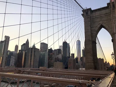 Бруклинский Мост Через Ист-Ривер Смотрели Из Нью-Йорка, США Фотография,  картинки, изображения и сток-фотография без роялти. Image 57644515
