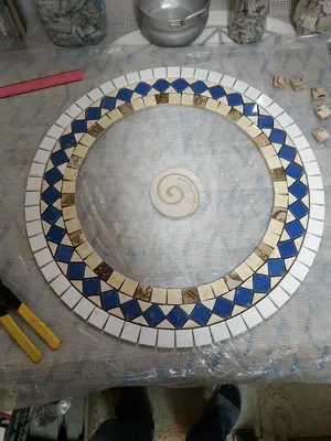 Мозаика из битой керамической плитки | Смотреть 49 идеи на фото бесплатно