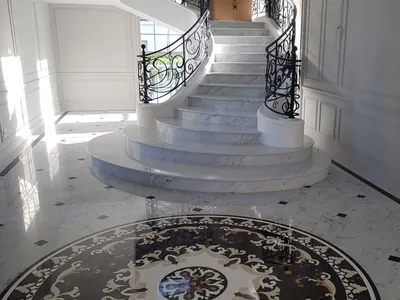 Купить ступени из мрамора - мраморные лестницы по низкой цене в Москве
