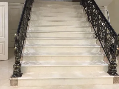 Купить ступени из мрамора - мраморные лестницы по низкой цене в Москве