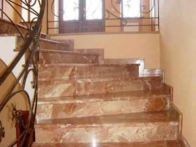 Мраморные ступени для лестниц - цены и примеры работ в Москве на сайте  компании ОгранСтрой