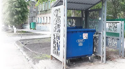 В Петропавловске-Камчатском устанавливают новые пластиковые мусорные  контейнеры