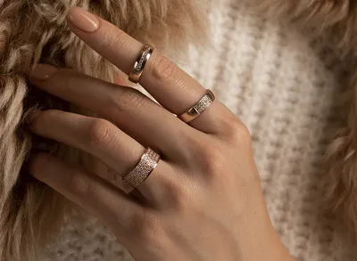 Парные обручальные кольца с бриллиантами RICH DIAMOND CIRCLE на заказ из  белого и желтого золота, серебра, платины или своего металла