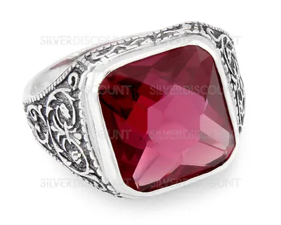Серебряная мужская печатка с красным камнем купить на SilverDiscount.ru
