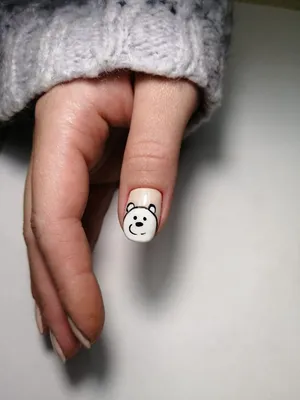 мишка на ногтях идеи маникюра идеи новогоднего маникюра белый мишка маникюр  на коротких ногтях рисунок на ногтях | Новогодний маникюр, Ногти, Маникюр