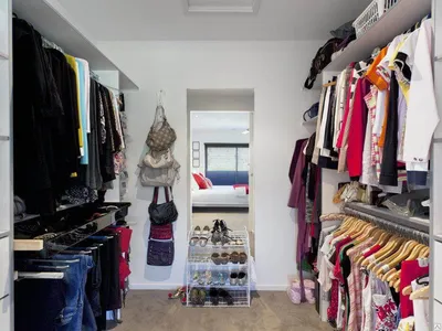 Современные гардеробные комнаты на заказ от фабрики Фобос
